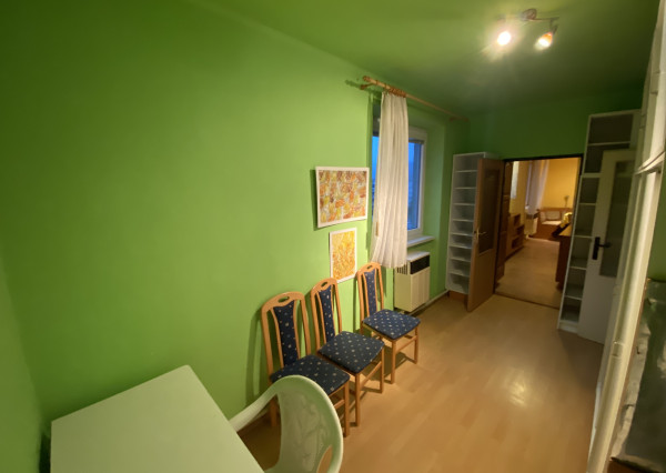 Priestranný 4i byt v Novej Bani s garážou a záhradkou