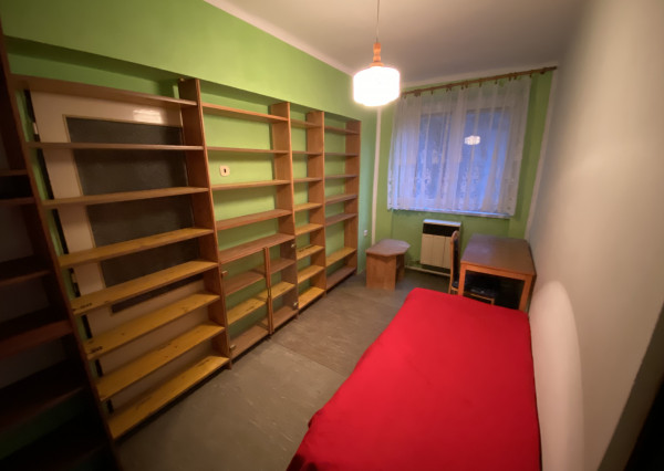 Priestranný 4i byt v Novej Bani s garážou a záhradkou