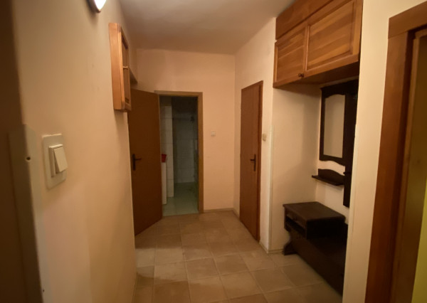 Priestranný 4i byt v Novej Bani s garážou a záhradkou