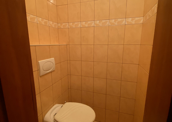 Priestranný 4i byt v Novej Bani s garážou a záhradkou