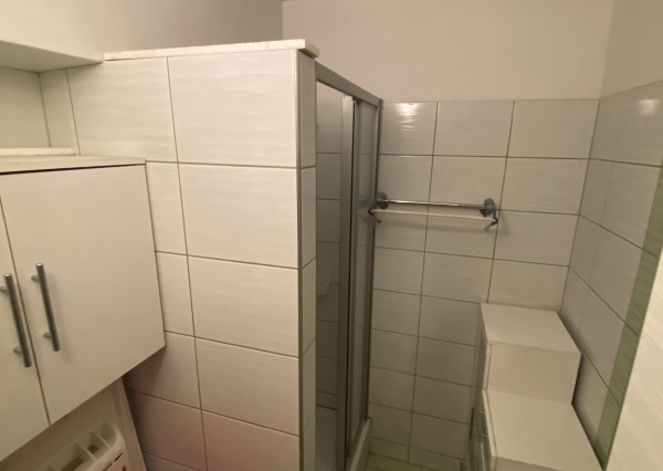 Priestranný 4i byt v Novej Bani s garážou a záhradkou