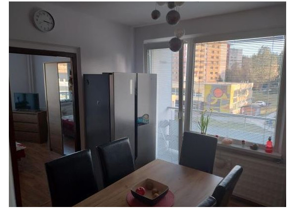 Veľký 2 izbový byt v Handlovej