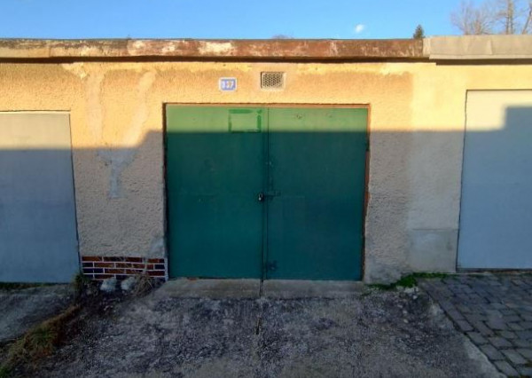 Garáž na predaj v Handlovej