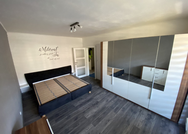 Prerobený 3i byt v Novej Bani-Rezervovaný