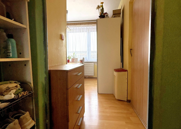 REZERVOVANÝ - Na predaj priestranný 1-izbový byt vo vyhľadávanej lokalite