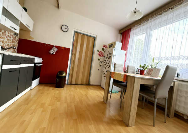 REZERVOVANÝ - Na predaj priestranný 1-izbový byt vo vyhľadávanej lokalite