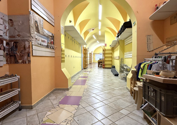 NA PRENÁJOM - obchodný priestor na pešej zóne