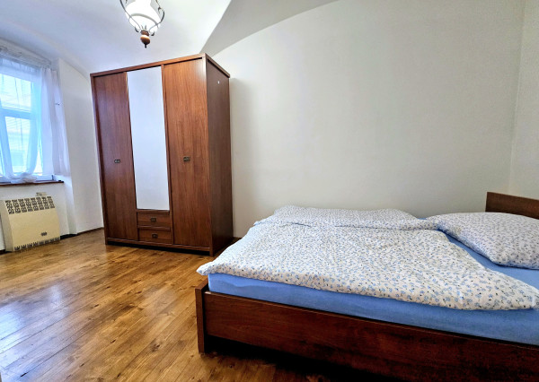 REZERVOVANÝ - Na predaj štýlový 2-izbový byt v historickom centre Svätého Jura!