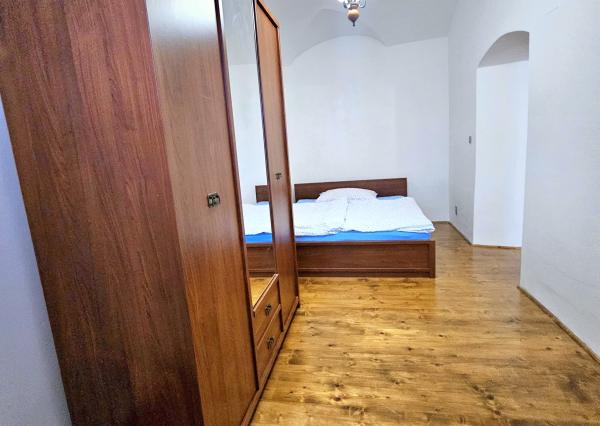 REZERVOVANÝ - Na predaj štýlový 2-izbový byt v historickom centre Svätého Jura!