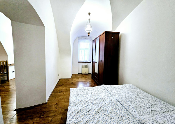 REZERVOVANÝ - Na predaj štýlový 2-izbový byt v historickom centre Svätého Jura!