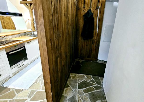 REZERVOVANÝ - Na predaj štýlový 2-izbový byt v historickom centre Svätého Jura!