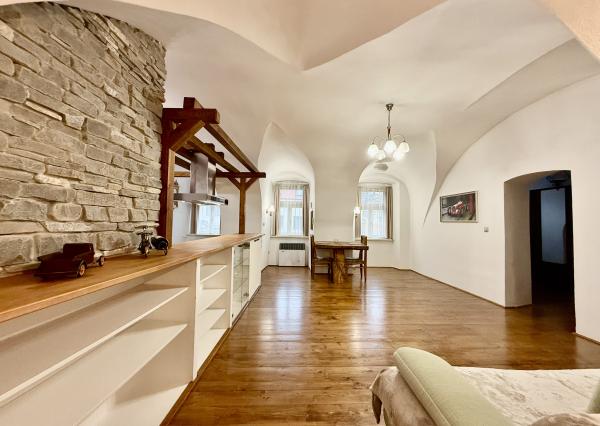 REZERVOVANÝ - Na predaj štýlový 2-izbový byt v historickom centre Svätého Jura!