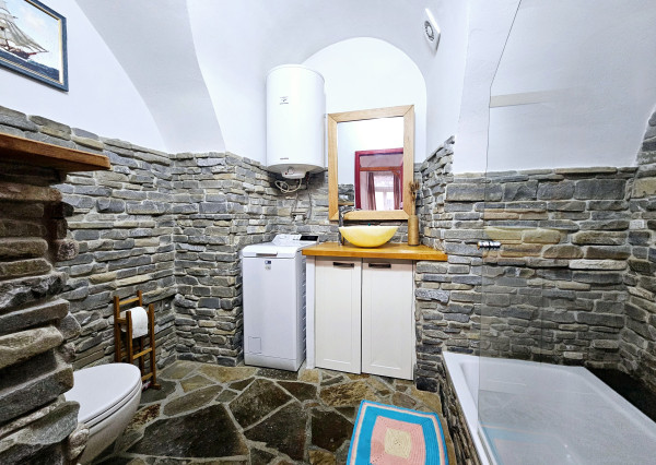 REZERVOVANÝ - Na predaj štýlový 2-izbový byt v historickom centre Svätého Jura!