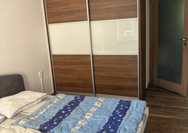 REZERVOVANÝ - NA PRENÁJOM - zrekonštruovaný 2 izbový byt v Handlovej