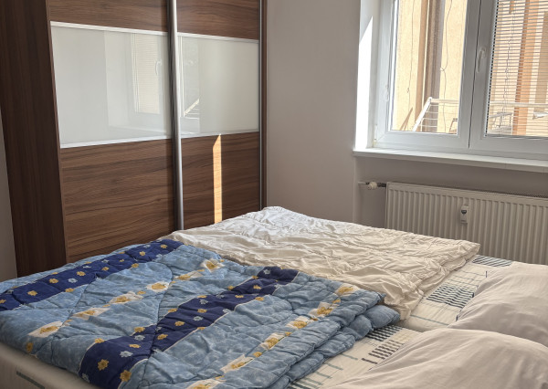 REZERVOVANÝ - NA PRENÁJOM - zrekonštruovaný 2 izbový byt v Handlovej