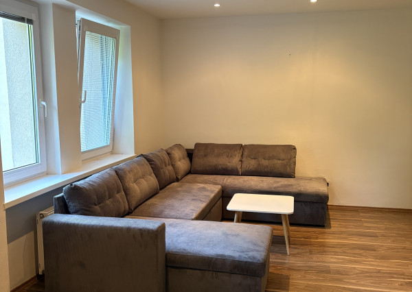 REZERVOVANÝ - NA PRENÁJOM - zrekonštruovaný 2 izbový byt v Handlovej