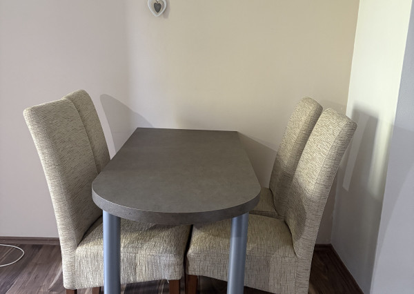 REZERVOVANÝ - NA PRENÁJOM - zrekonštruovaný 2 izbový byt v Handlovej