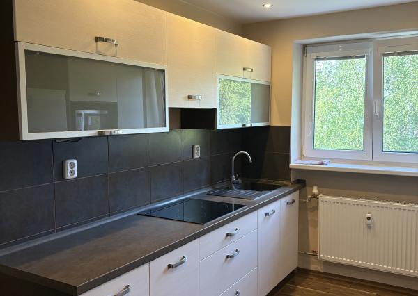 REZERVOVANÝ - NA PRENÁJOM - zrekonštruovaný 2 izbový byt v Handlovej