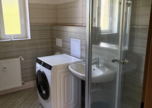 REZERVOVANÝ - NA PRENÁJOM - zrekonštruovaný 2 izbový byt v Handlovej