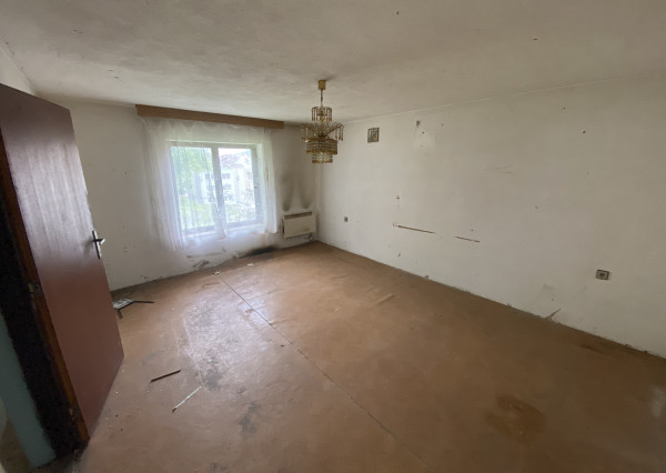 Chatka v obci Zlatno pri Poltári