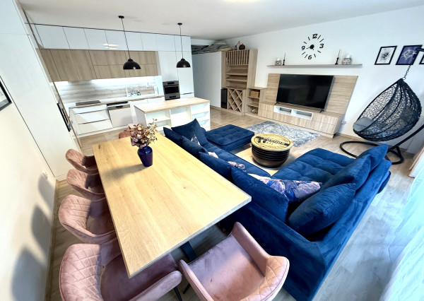 Štýlový 3-izbový byt s terasou, jacuzzi a parkovaním