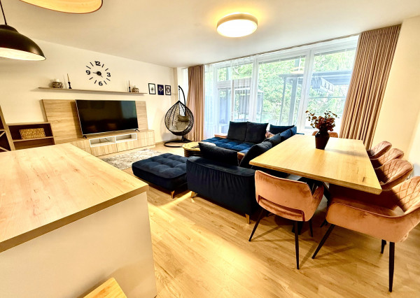 Štýlový 3-izbový byt s terasou, jacuzzi a parkovaním