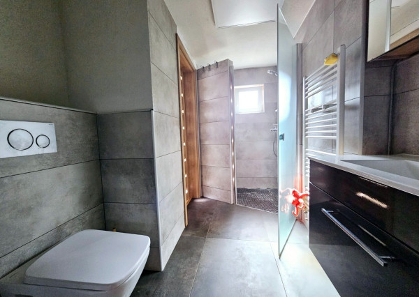 STAČÍ SA LEN NASŤAHOVAŤ - Domček v Jakube