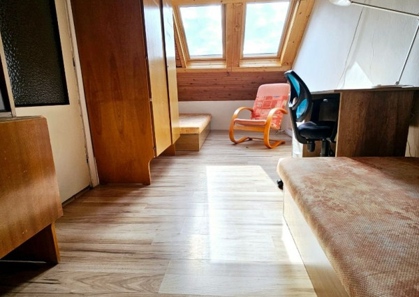 STAČÍ SA LEN NASŤAHOVAŤ - Domček v Jakube