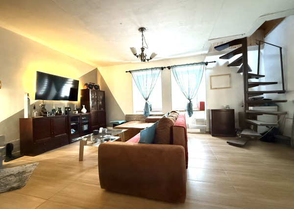 STAČÍ SA LEN NASŤAHOVAŤ - Domček v Jakube