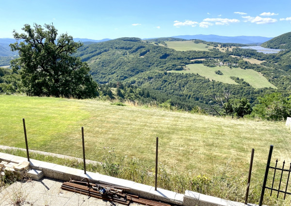 Rodinný dom v malebnom prostredí obce Trnavá Hora – Kľačany