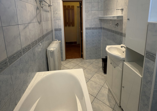 REZERVOVANÝ - NA PREDAJ 2-izbový byt v Žiari nad Hronom