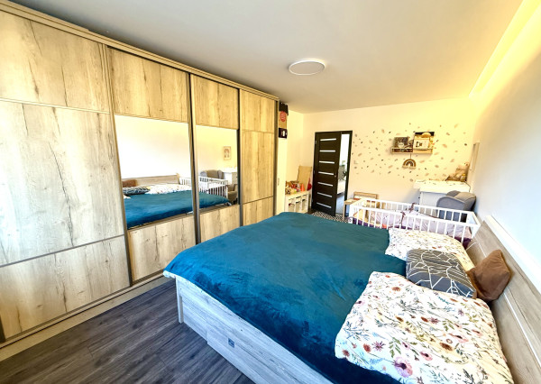 NA PREDAJ – veľký, kompletne zrekonštruovaný 2-izbový byt