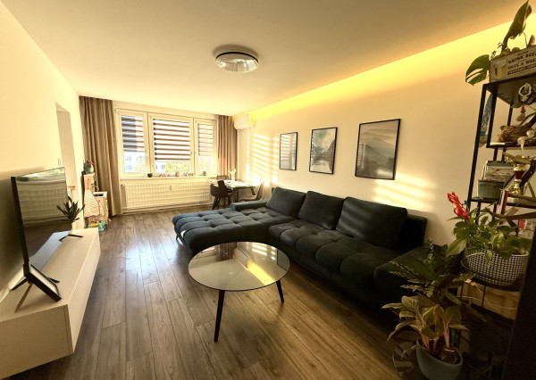 NA PREDAJ – veľký, kompletne zrekonštruovaný 2-izbový byt