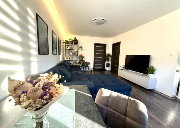 NA PREDAJ – veľký, kompletne zrekonštruovaný 2-izbový byt