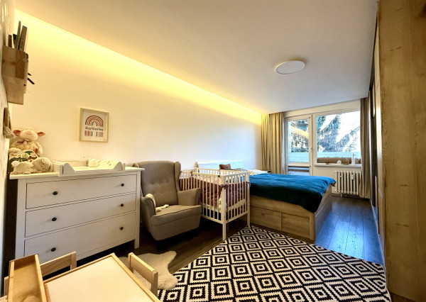 NA PREDAJ – veľký, kompletne zrekonštruovaný 2-izbový byt