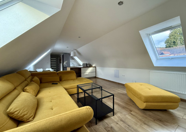 Prenájom luxusného podkrovného bytu – Tekovská Breznica