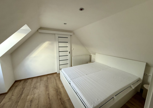 Prenájom luxusného podkrovného bytu – Tekovská Breznica