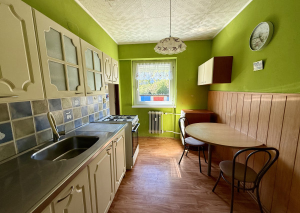 Priestranný 3-i byt s garážou a záhradkou – Pukanec