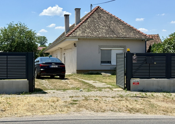 Veľký pozemok, nekonečné možnosti využitia - dom v Modranoch