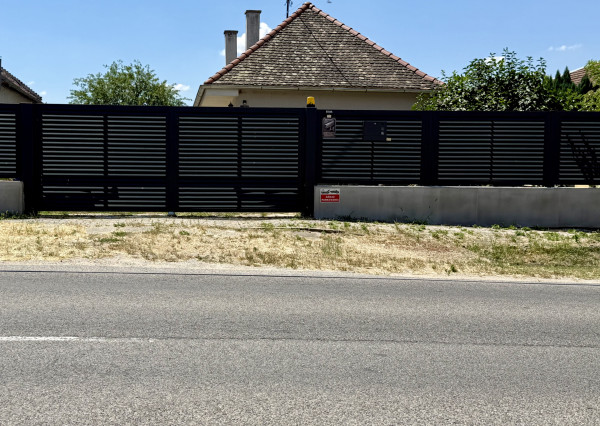 Veľký pozemok, nekonečné možnosti využitia - dom v Modranoch