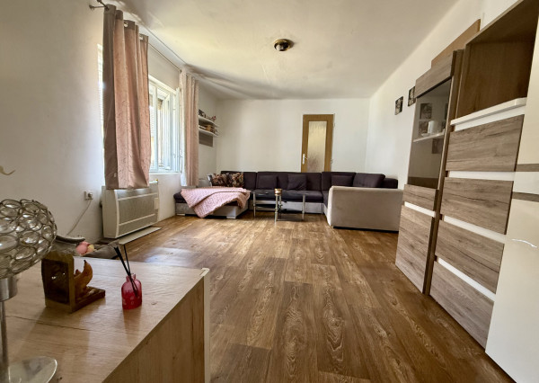 Veľký pozemok, nekonečné možnosti využitia - dom v Modranoch