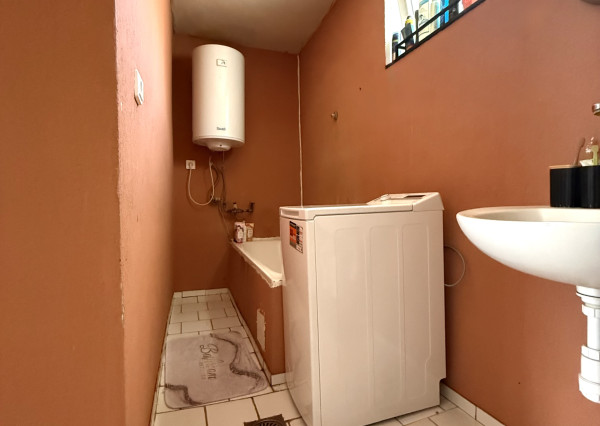 Veľký pozemok, nekonečné možnosti využitia - dom v Modranoch