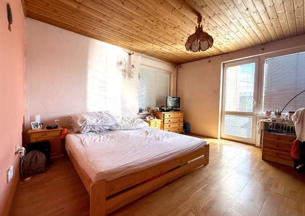 Priestranný rodinný dom na slnečnom pozemku 2 170 m²