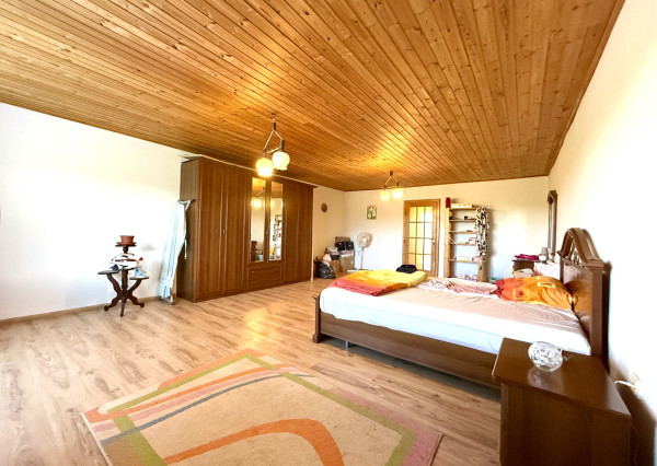Priestranný rodinný dom na slnečnom pozemku 2 170 m²