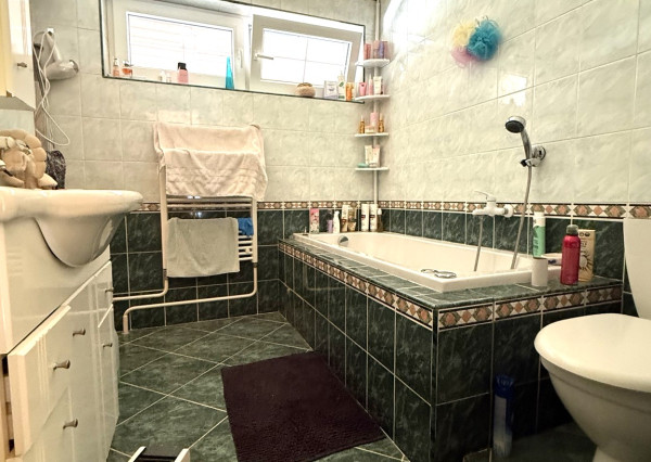 Priestranný rodinný dom na slnečnom pozemku 2 170 m²