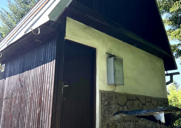 Útulná záhradná chatka s udržiavanou záhradou vo Zvolene