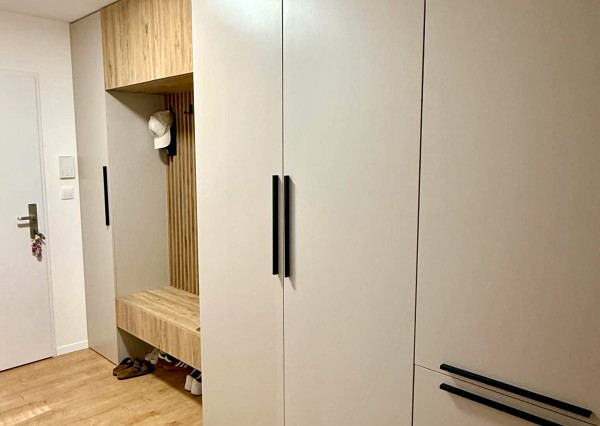 Moderný 1i byt v centre Zvolena s parkovaním v garáži