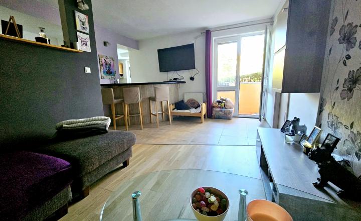 REZERVOVANÝ - 2i zrekonštruovaný byt vo vynikajúcej lokalite - fotografia 15