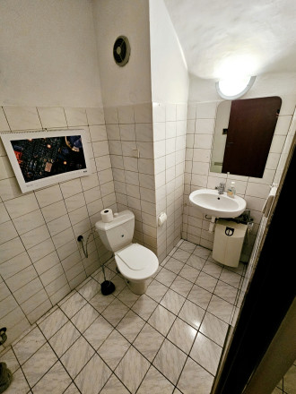 NA PRENÁJOM - Lukratívne priestory s parkovacím miestom - fotografia 11