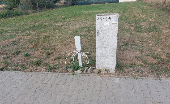 Stavebný pozemok s projektom domu - fotografia 6